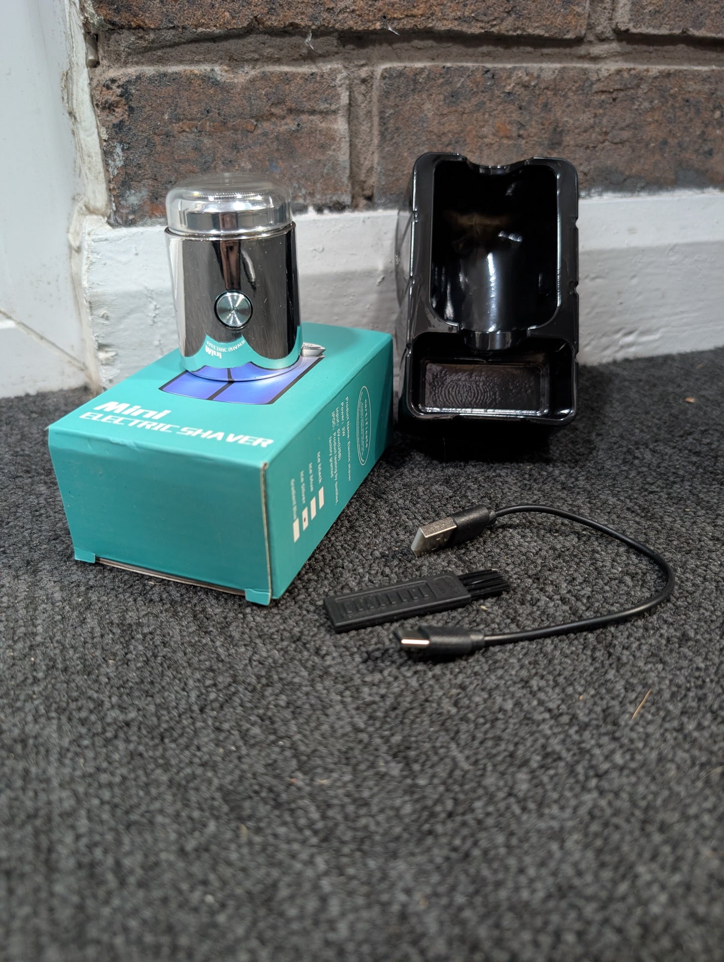 Mini Cordless Electric Shaver