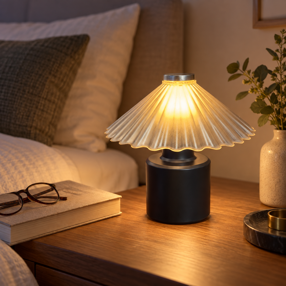 Portable Rechargeable 360° Table Lamp – Warm 2700K USB-C Light